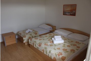 Croaţia Privát Starigrad Paklenica, Exteriorul